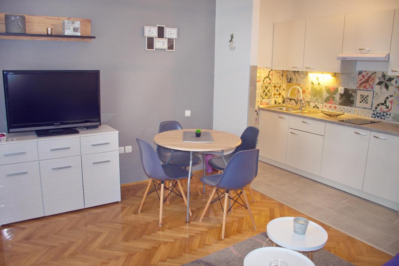 Apartments Mike 노바야 외부 사진